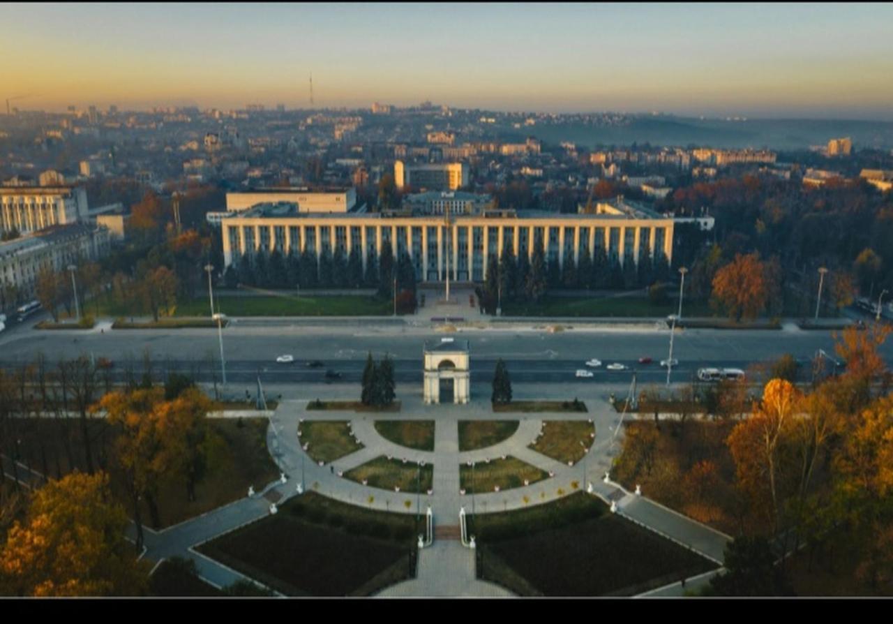 Ultracentral Armeneasca Street คีชีเนา ภายนอก รูปภาพ